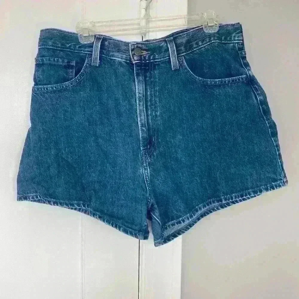 Levi’s Relaxed Fit High Waisted MOM Shorts Size 32